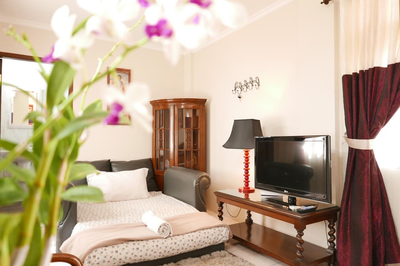 Ciwulan 36 Guest House Bandung Exterior photo
