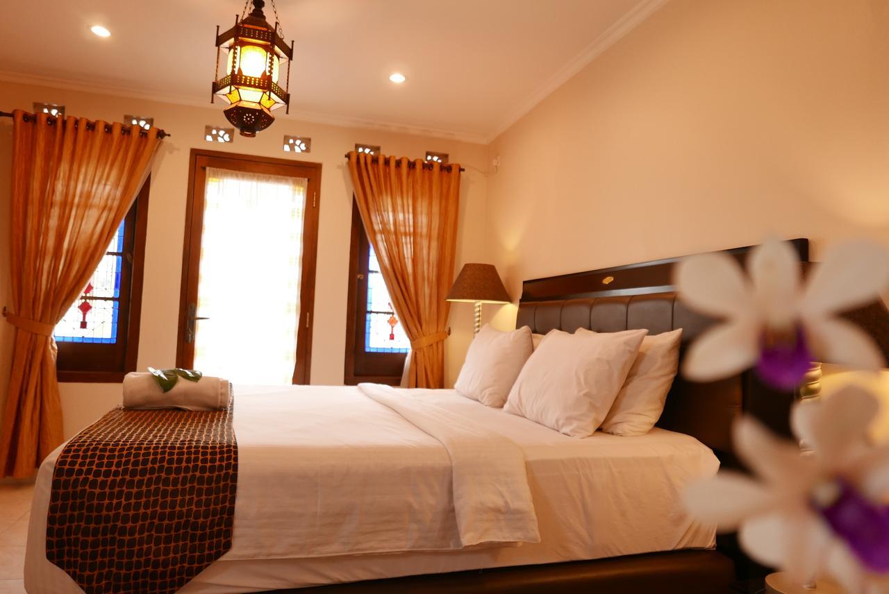 Ciwulan 36 Guest House Bandung Exterior photo