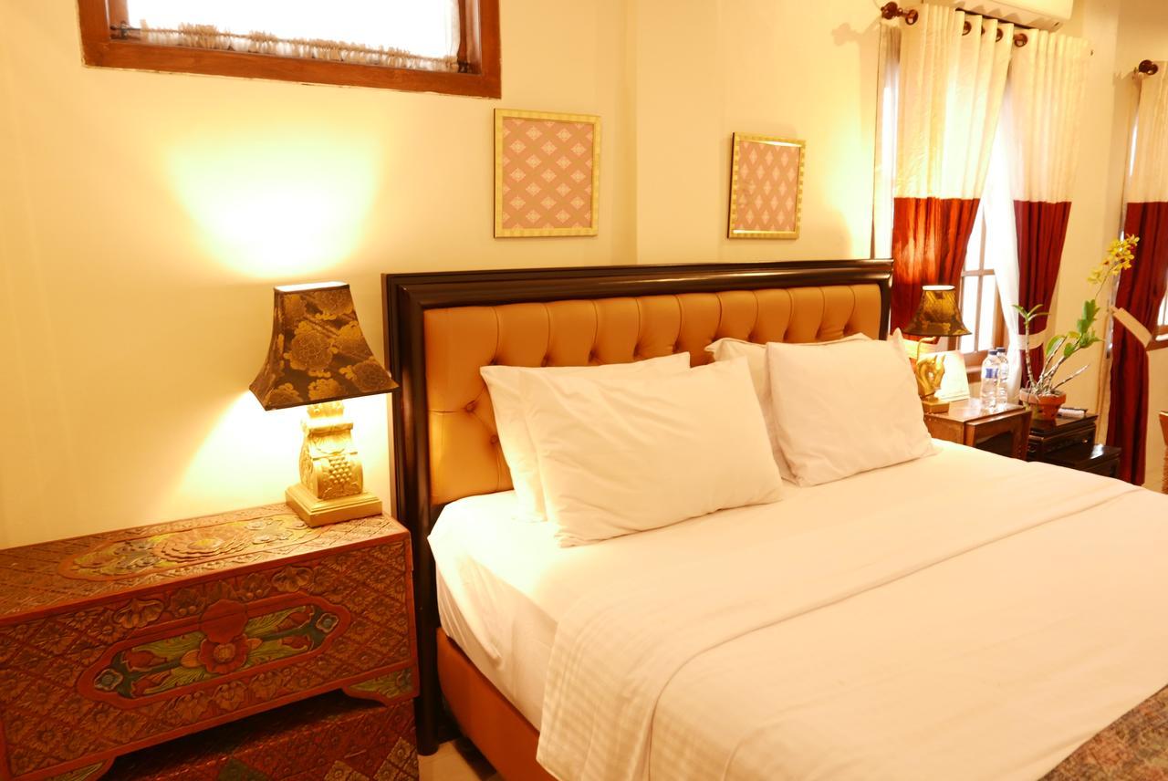 Ciwulan 36 Guest House Bandung Exterior photo