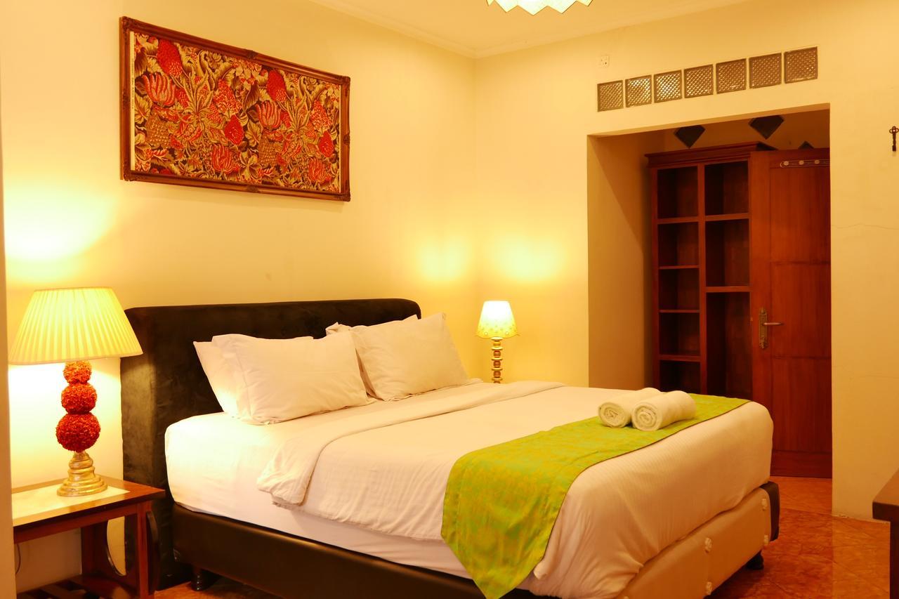 Ciwulan 36 Guest House Bandung Exterior photo