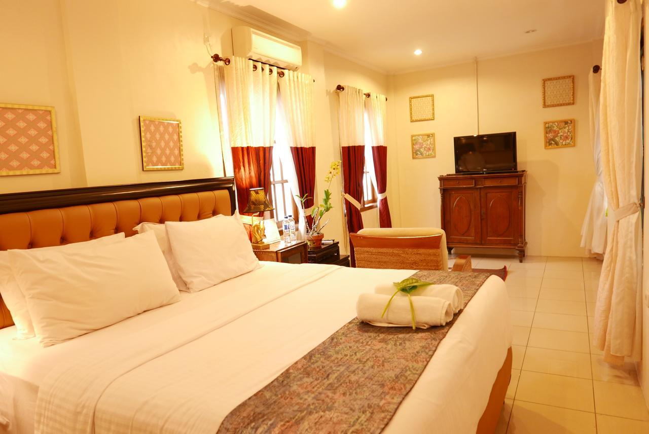 Ciwulan 36 Guest House Bandung Exterior photo