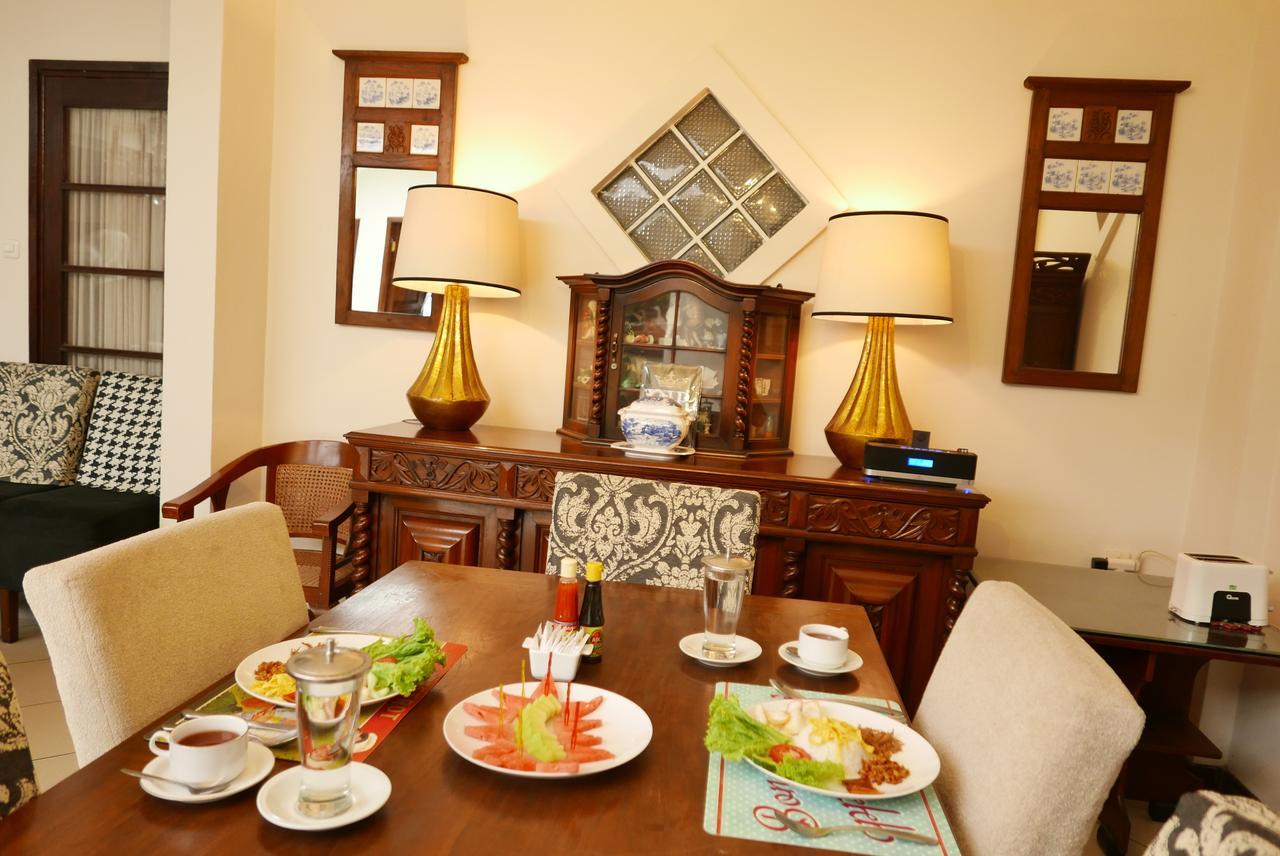 Ciwulan 36 Guest House Bandung Exterior photo