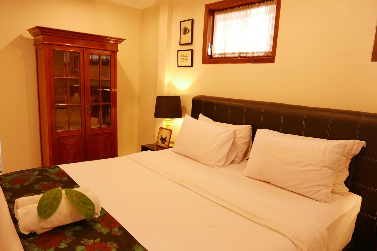 Ciwulan 36 Guest House Bandung Exterior photo