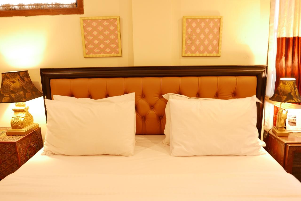 Ciwulan 36 Guest House Bandung Exterior photo