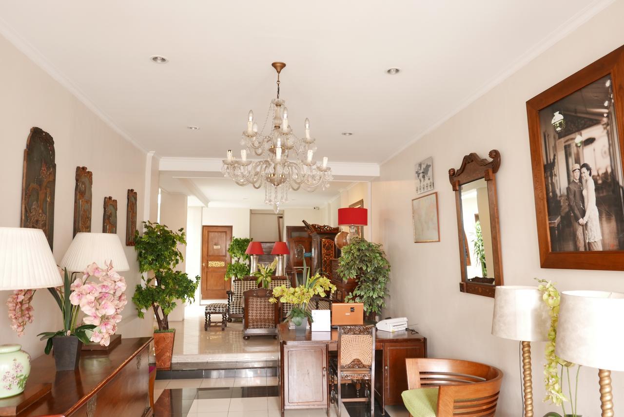 Ciwulan 36 Guest House Bandung Exterior photo