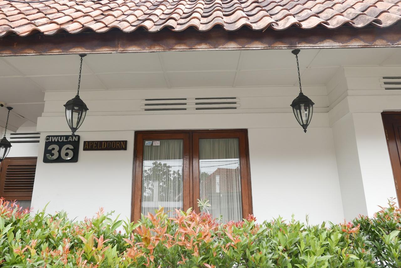 Ciwulan 36 Guest House Bandung Exterior photo
